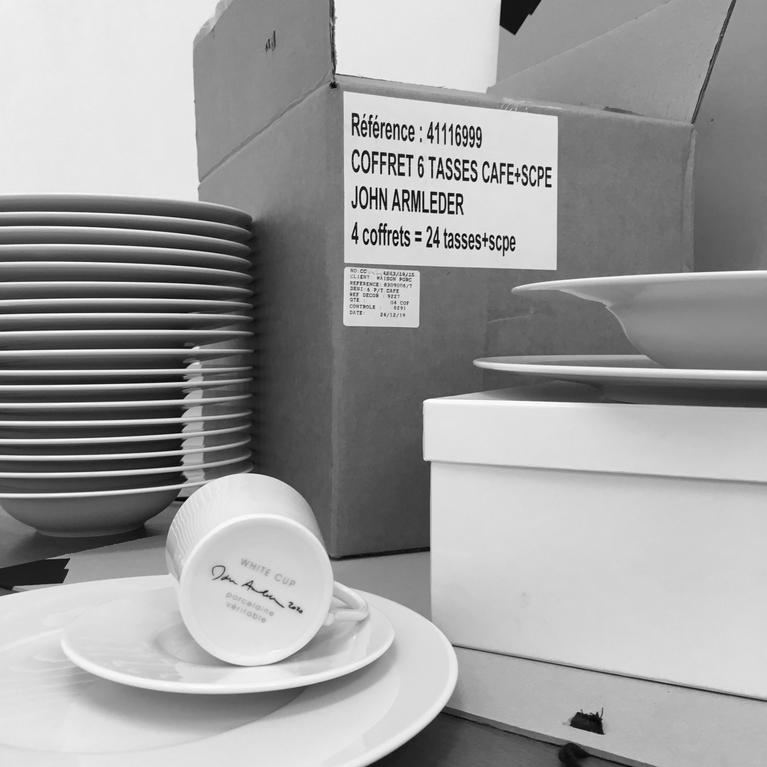 Service <White Plate / White Cup – John Armleder