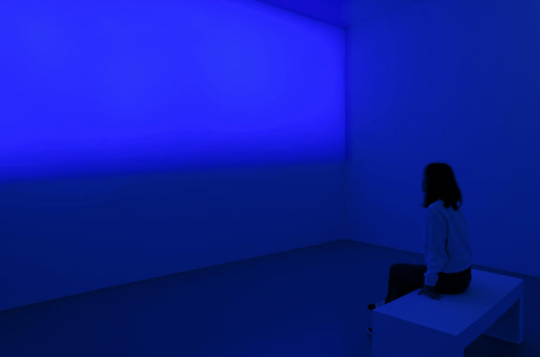 Dimitri Mallet, L’heure bleue, 2016. Vue de l’exposition Le temps de l’audace et de l‘engagement - De leur temps (5), Triennale de  l’ADIAF.