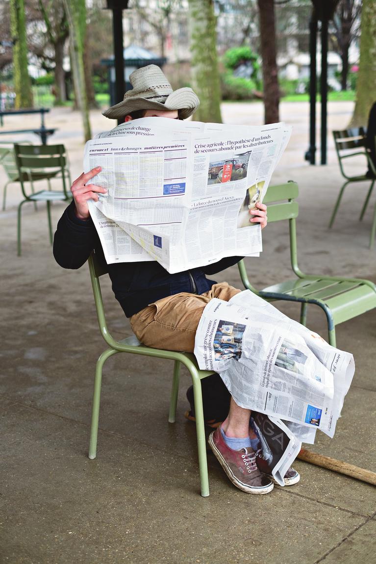 Reading the news, c-print, Paris 2016