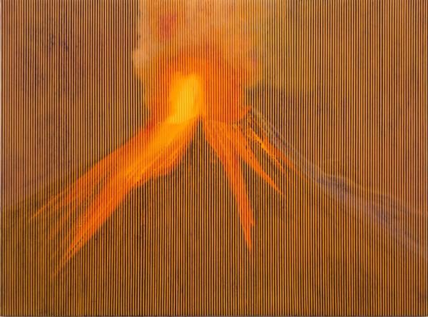 Image comprenant un volcan flou en erruption, tons orangés, lignes verticales