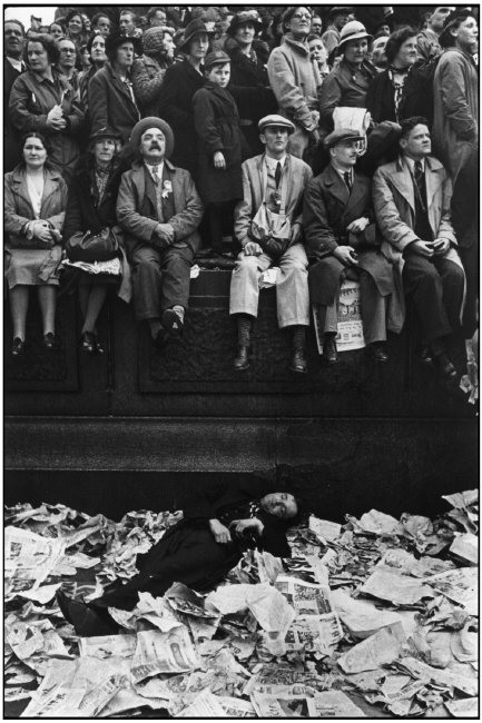 Henri Cartier-Bresson, Couronnement du roi George VI, Trafalgar Square, Londres, 12 mai 1937