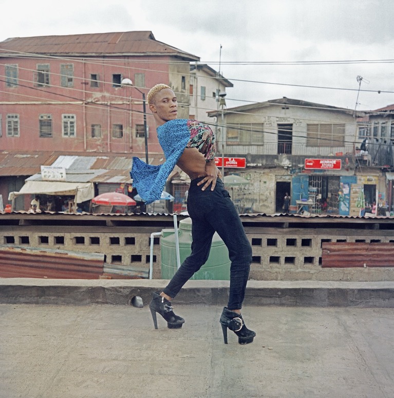Sabelo Mlangeni, A rooftop photoshoot with the dancers (Tonnex, Ruby, Nonso and Oshodi), 2019