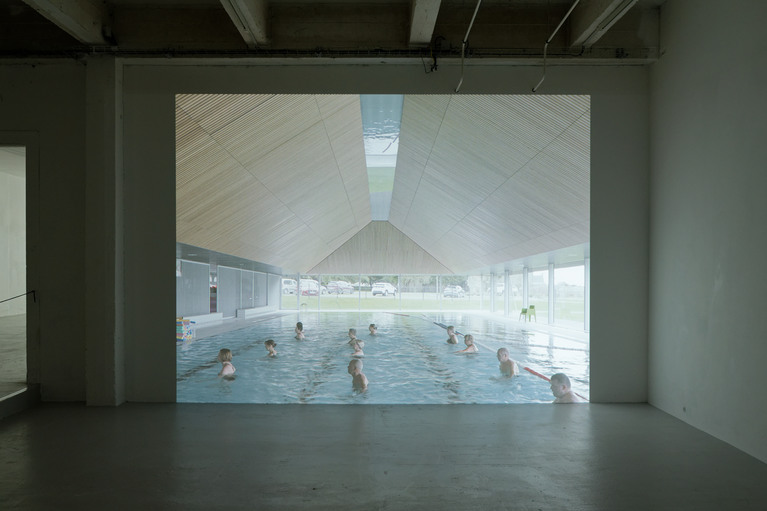 RAUM, Réhabilitation et extension d’une piscine communautaire, Saint-Méen-Le-Grand, 2023 - Passerelle Centre d'art contemporain, Brest 