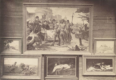 Photographie présentant une partie des achats de l'État au Salon de 1878