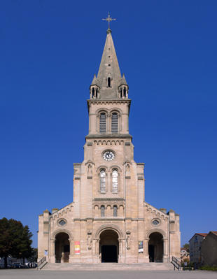 Vue de l'extérieur de l'Église Saint-Denys d’Argenteuil